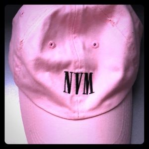 A hat💗that is pink💗